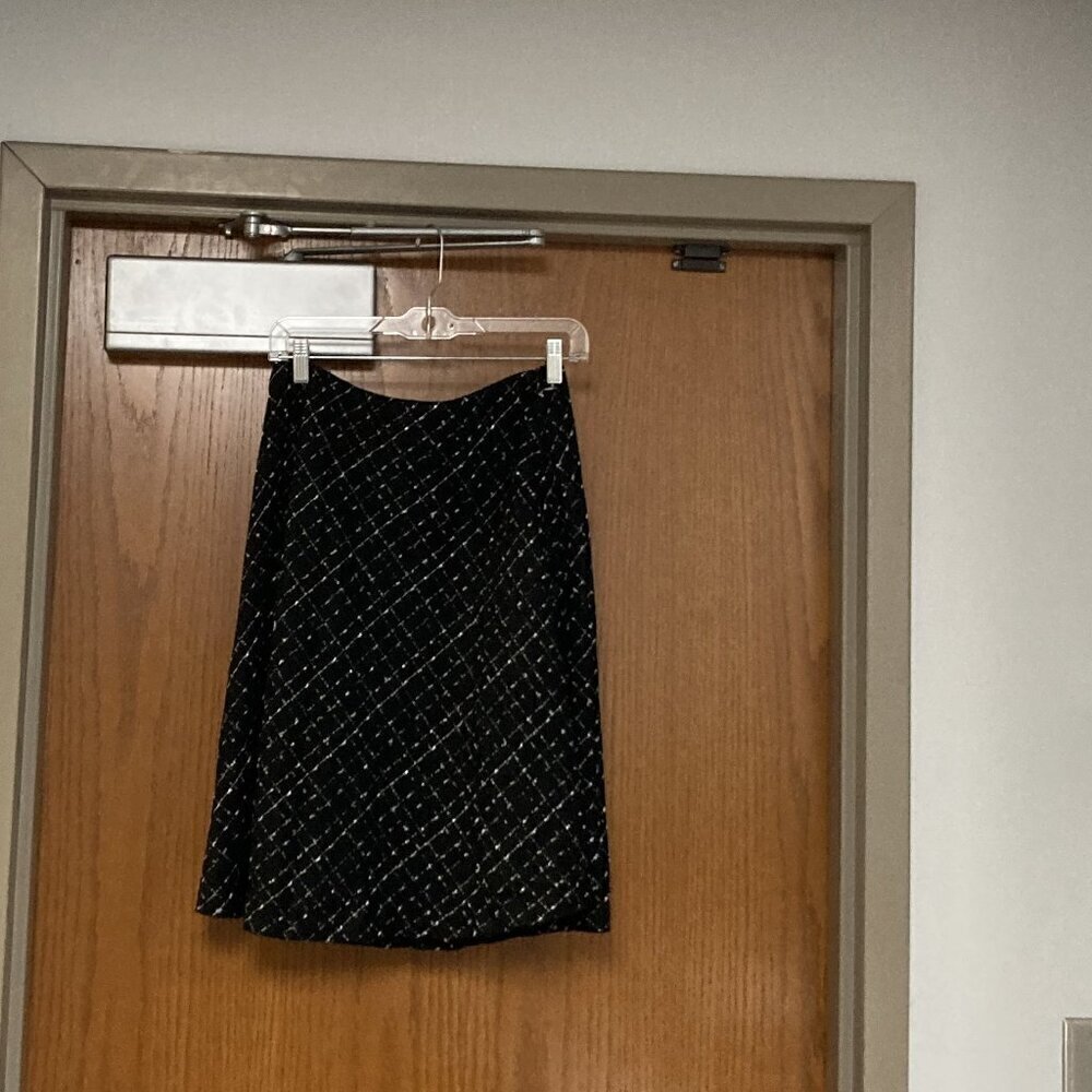 WHBM black white tweed skirt sz 8
